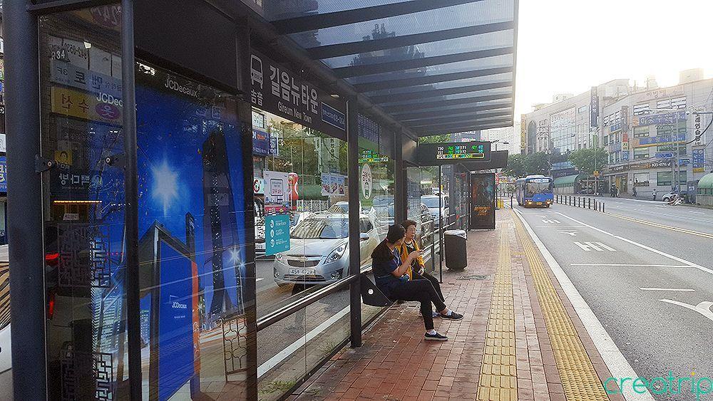 Image of a bus card scanner on a Seoul public bus for fare collection.