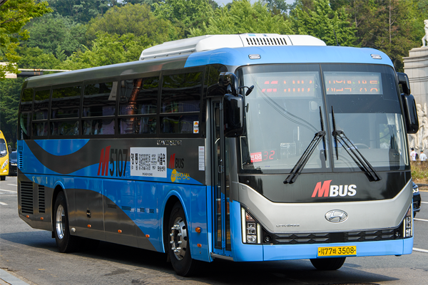 M bus in Seoul, known for connecting Seoul with Gyeonggi province, with fewer routes and more express services.