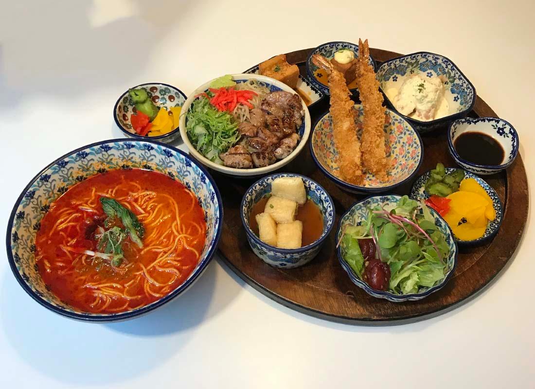 韓国、韓国旅行、韓国観光、ソウル、ソウル旅行、江南、カンナム、韓国グルメ、ソウルグルメ、韓国レストラン、韓国料理、韓国焼肉、サムギョプサル、海鮮料理、フュージョン料理、タッカルビ