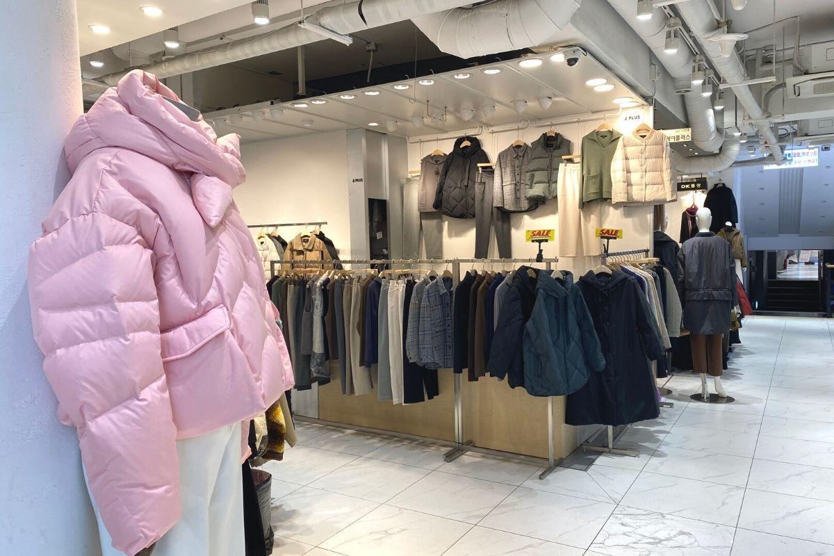 quần áo ở Belpost (벨포스트), trung tâm mua sắm lớn ở Dongdaemun