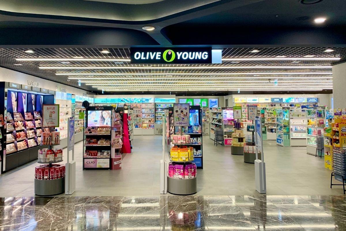 olive young ở DOOTA (두타), trung tâm mua sắm lớn ở Dongdaemun
