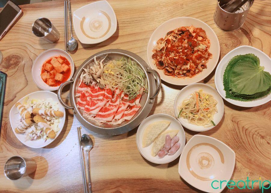 Fatty Octopus restaurant in Myeongdong is admired for its delightful dishes and convenient location.