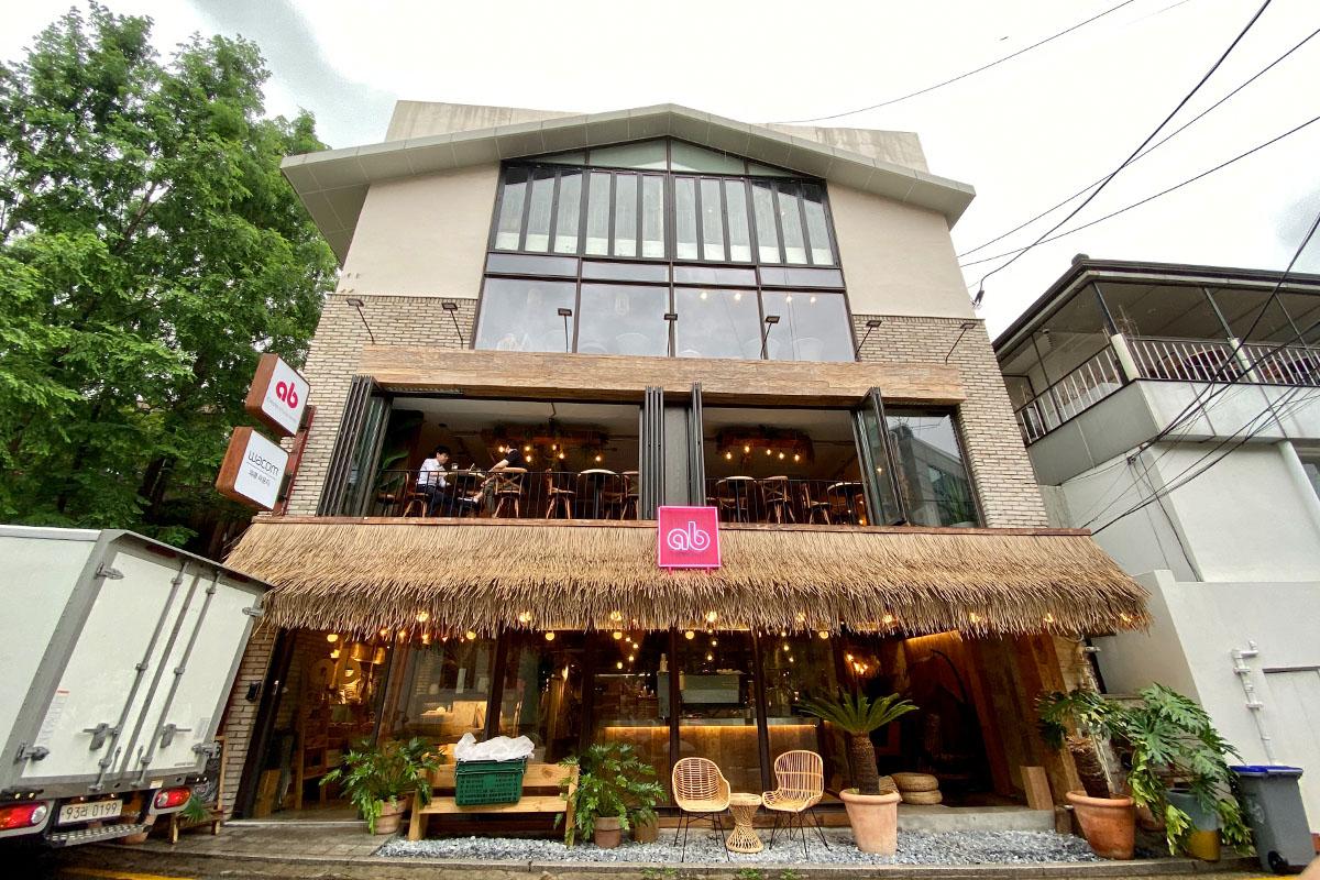 韓国、韓国旅行、韓国観光、ソウル、ソウル旅行、江南、カンナム、新論峴、シンノンヒョン、韓国カフェ、韓国カフェ巡り、ソウルカフェ、大型カフェ、おしゃれカフェ