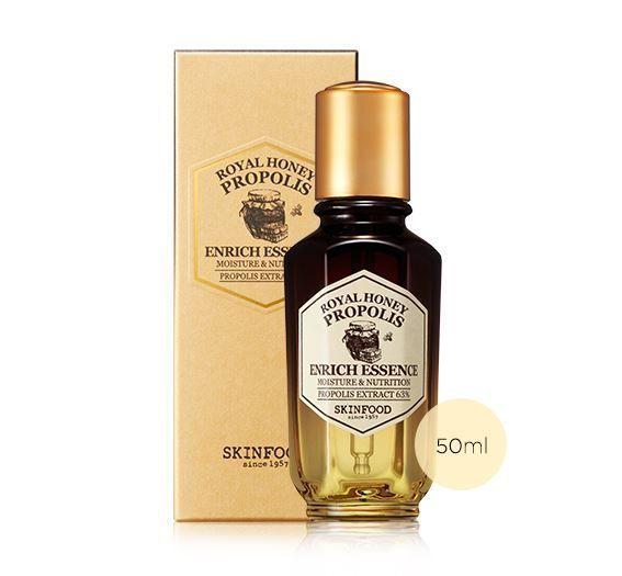 韩国SKINFOOD蜂润女王修护精华，满满的水分滋润，让肌肤充满弹性的护肤品。