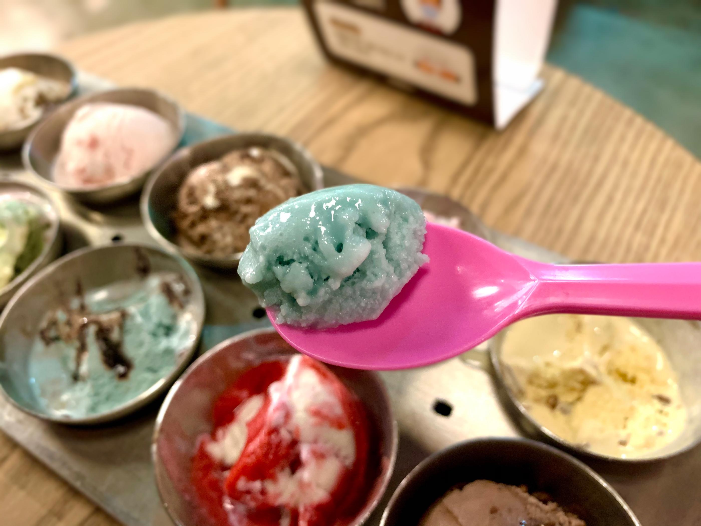 baskin robbins 韓国サーティーワンアイスクリーム　べスキンラビンス　べスキンラビンスブラウンチョンダム店　カロスキル　狎鴎亭　baskinrobbinsbrown 