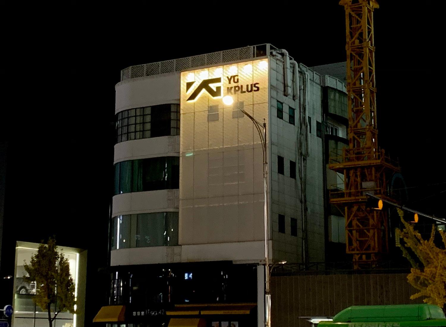 baskin robbins 韓国サーティーワンアイスクリーム　べスキンラビンス　べスキンラビンスブラウンチョンダム店　カロスキル　狎鴎亭　baskinrobbinsbrown 