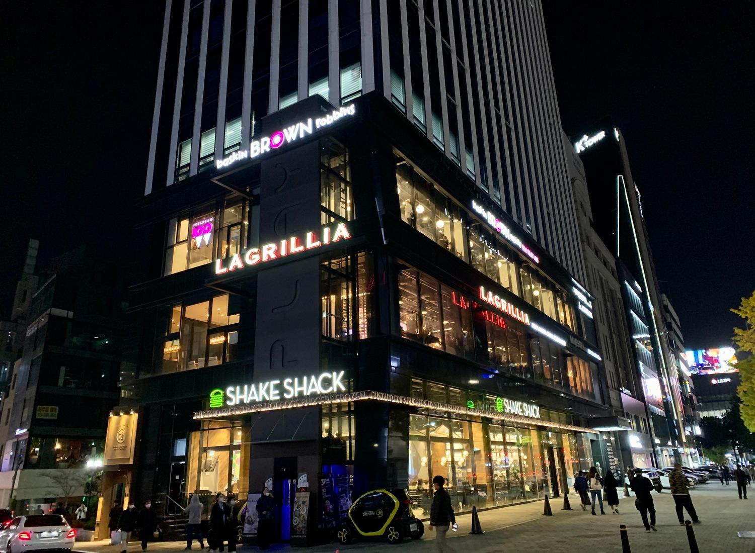 baskin robbins 韓国サーティーワンアイスクリーム　べスキンラビンス　べスキンラビンスブラウンチョンダム店　カロスキル　狎鴎亭　baskinrobbinsbrown 