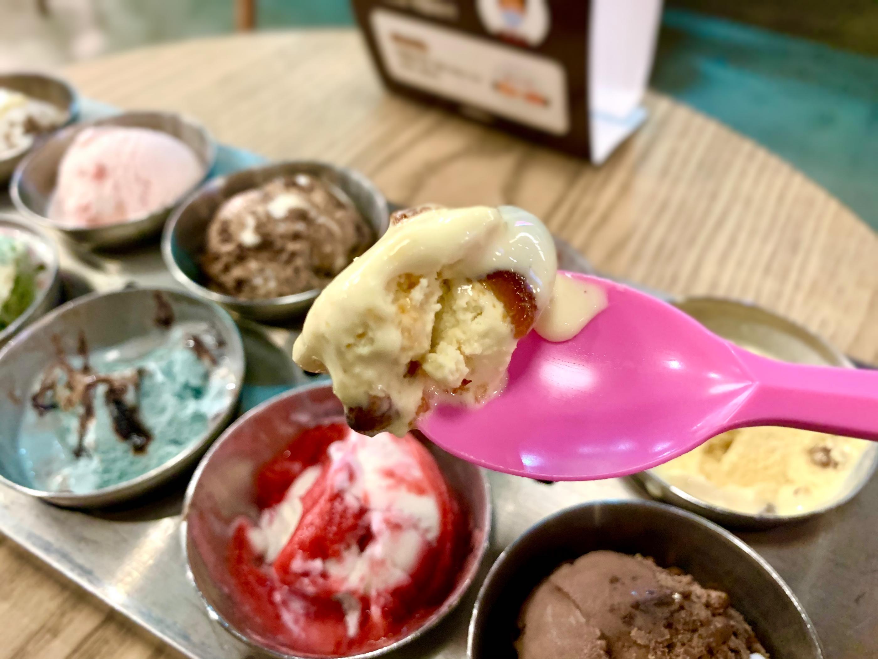 baskin robbins 韓国サーティーワンアイスクリーム　べスキンラビンス　べスキンラビンスブラウンチョンダム店　カロスキル　狎鴎亭　baskinrobbinsbrown 