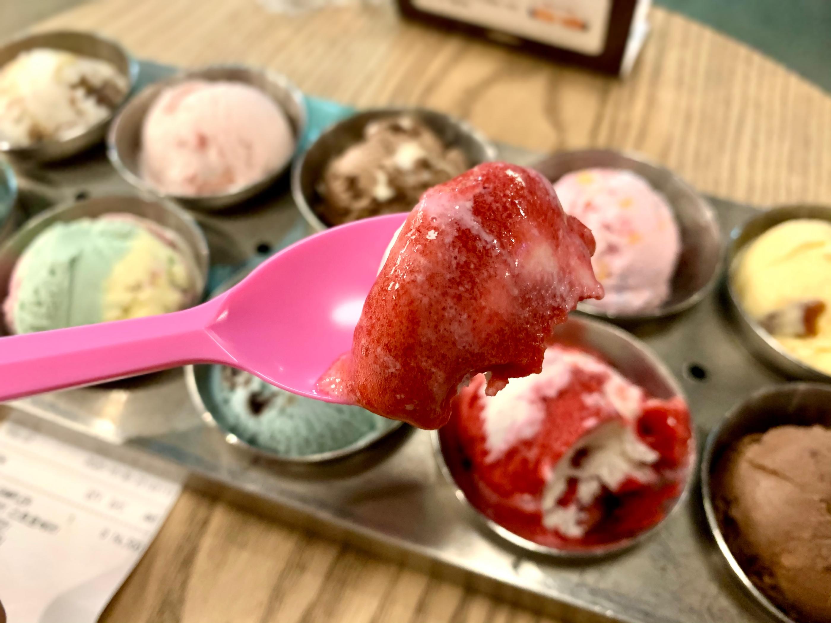 baskin robbins 韓国サーティーワンアイスクリーム　べスキンラビンス　べスキンラビンスブラウンチョンダム店　カロスキル　狎鴎亭　baskinrobbinsbrown 