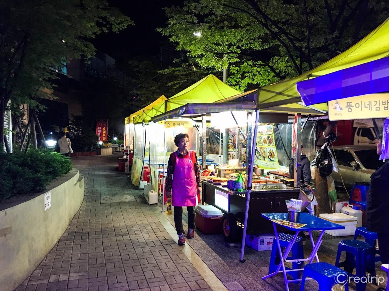 korea, seoul, dongdaemun, shopping, rose garden, ddp, plaza, digital plaza, night market, clothes shopping, jokbal, pork trotters, dongmyo market, stationery market, toy street