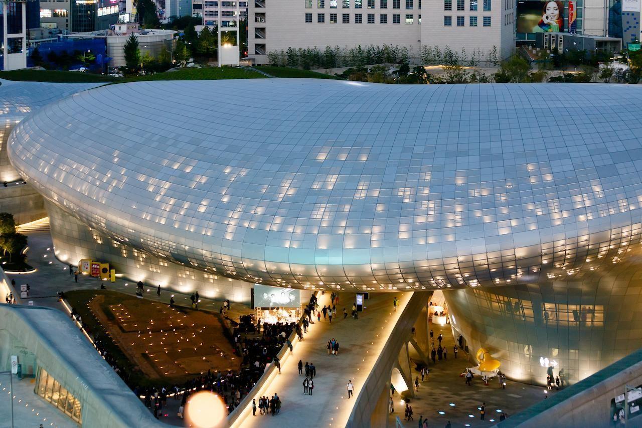 korea, seoul, dongdaemun, shopping, rose garden, ddp, plaza, digital plaza, night market, clothes shopping, jokbal, pork trotters, dongmyo market, stationery market, toy street