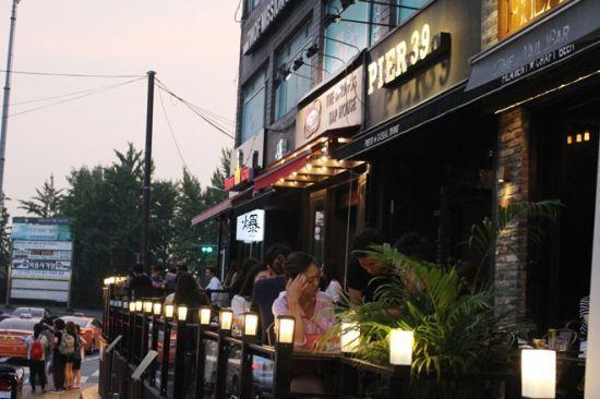 korea, seoul, travel, bus, 143, hyehwa, insadong, changgyeonggung palace, gwangjang market, n seoul tower, namsan, myeongdong, express bus terminal, haebangchon, gyeongridan-gil, sinsa garosu-gil, line friends, hangang park
