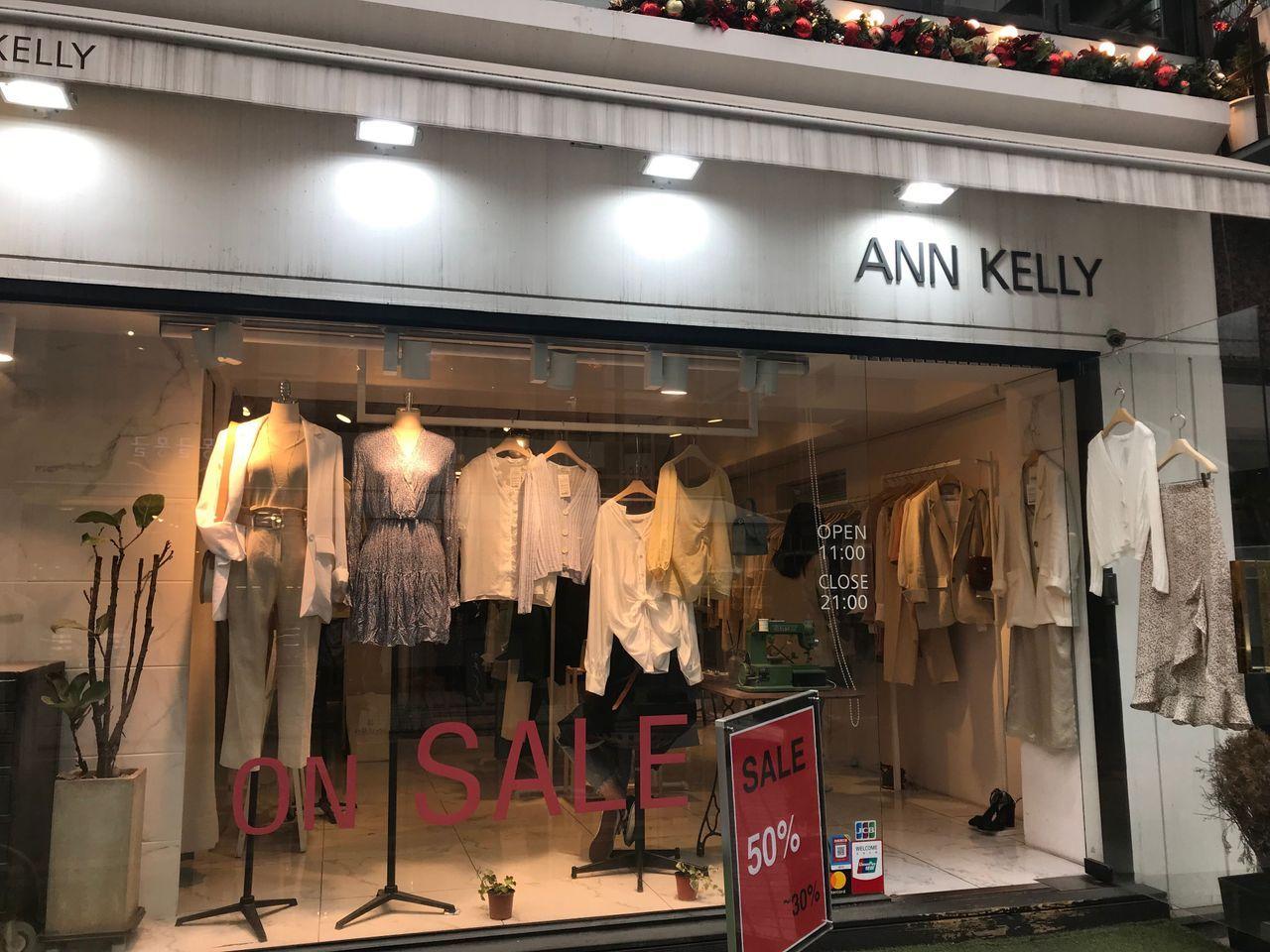 Enjoy fun and meaningful tour! Going through Gyeongbokgung, Sinsa Garosu-gil, and other line 3 stations