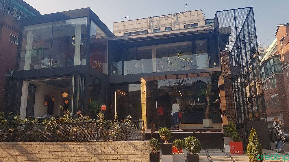 89 Mansion | Sinsadong Luxurious cafe owned by actor Lee Jong-Seok