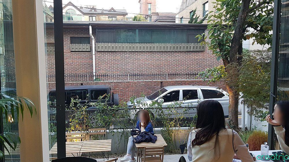 89 Mansion | Sinsadong Luxurious cafe owned by actor Lee Jong-Seok