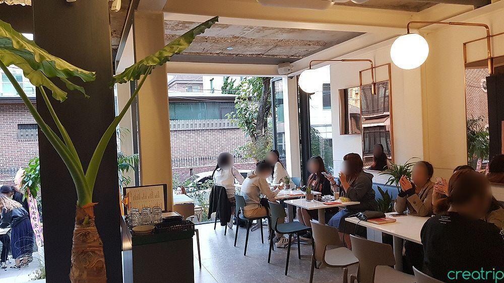 89 Mansion | Sinsadong Luxurious cafe owned by actor Lee Jong-Seok