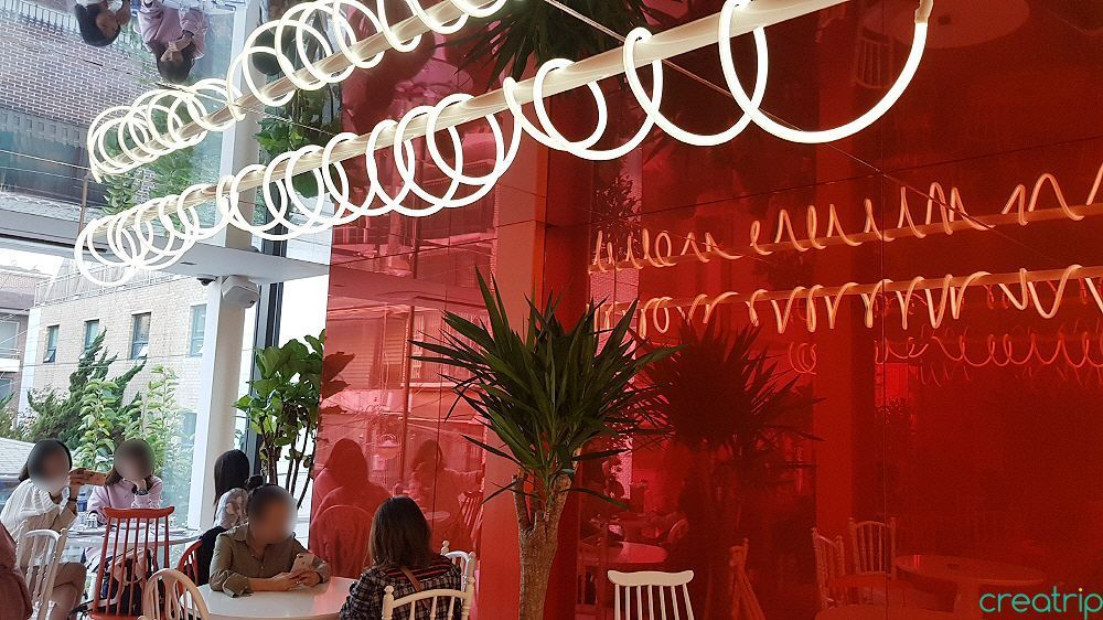 89 Mansion | Sinsadong Luxurious cafe owned by actor Lee Jong-Seok