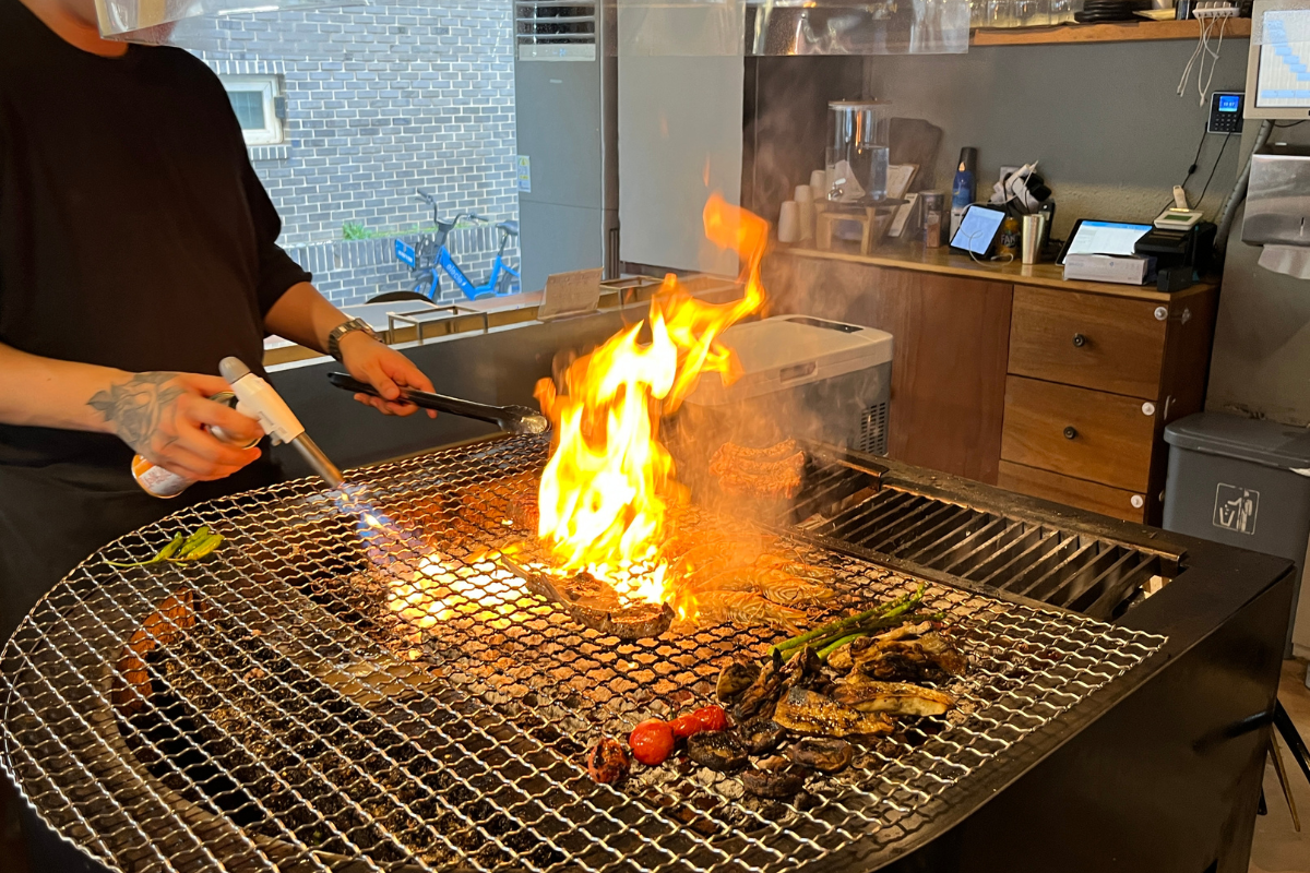 弘大美食 弘大餐廳 弘大必吃 首爾美食推薦 韓國美食 韓國旅遊 首爾自由行 首爾餐廳推薦 弘大美食推薦 弘大美食總整理2025