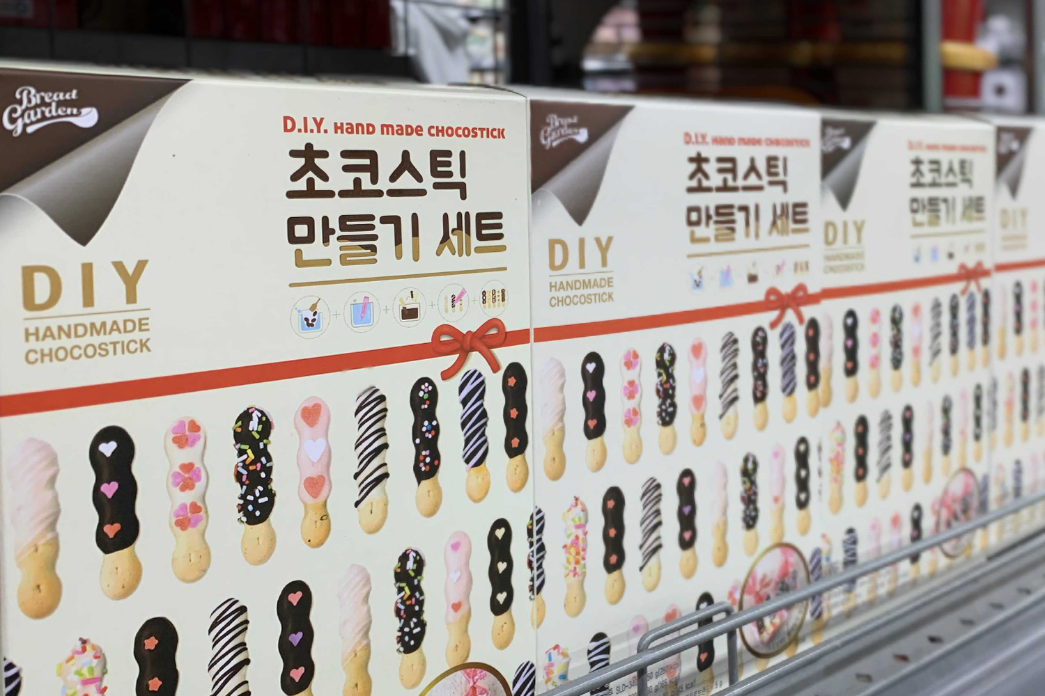 Pepero day ถือเป็นวันสำคัญเกี่ยวกับความรักอีกวันหนึ่งของคนเกาหลี แต่ความจริงแล้วที่มาของ Pepero Day เกี่ยวกับความรักจริงหรือไม่? หรือจะเกี่ยวกับการลดน้ำหนัก? 7