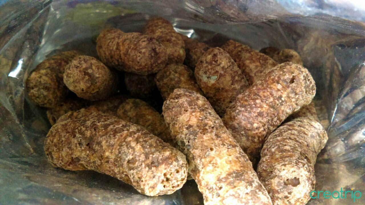 Interior view of CU chocolate corn snack showing hojicha tea colored biscuits
