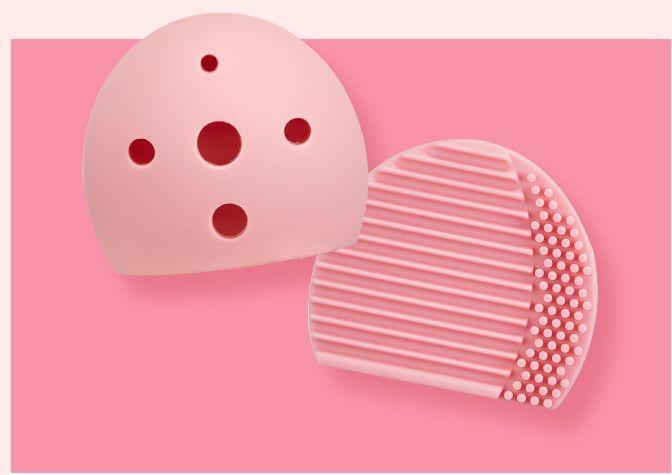 A'PIEU Silicone Brush Cleaning Pad, a convenient tool for effective makeup brush cleaning.