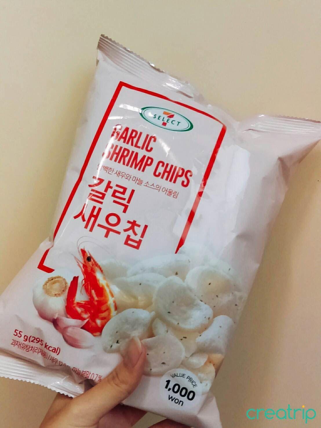 韓國7-11蒜蝦餅包裝圖片，亮眼的紅蝦圖案及1,000韓元的親民價位。