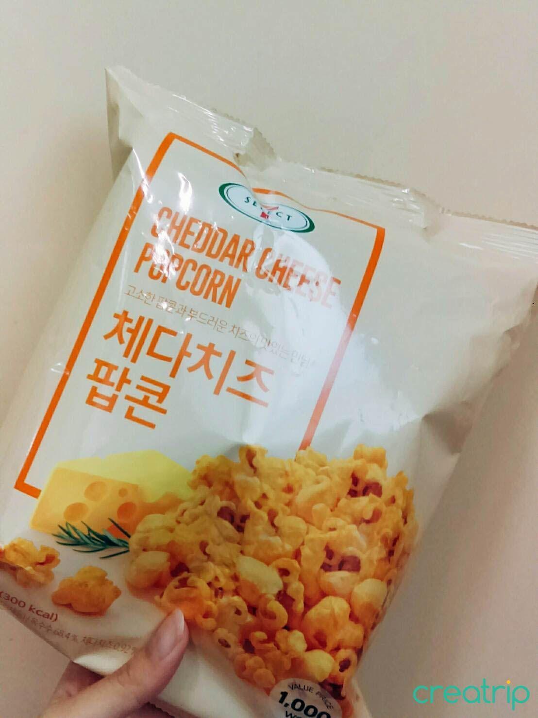 韓國7-11切達起司爆米花包裝圖，適合起司愛好者，價格為1,000韓元。
