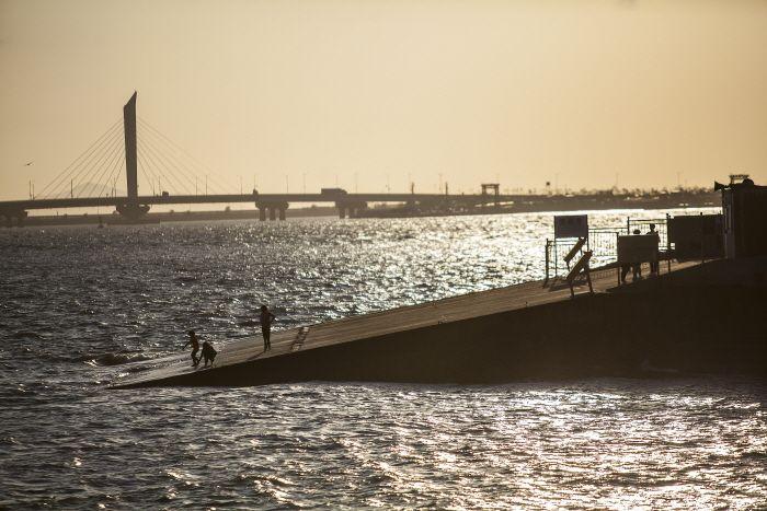 สถานที่ที่ควรเดินทางไปตามรถไฟใต้ดินสาย 4 (สายสีน้ำเงิน)~ เส้นทางการช็อปปิ้งยอดนิยมของคนเกาหลี!