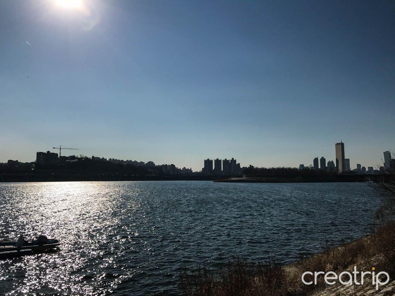 สถานที่ที่ควรเดินทางไปตามรถไฟใต้ดินสาย 4 (สายสีน้ำเงิน)~ เส้นทางการช็อปปิ้งยอดนิยมของคนเกาหลี!