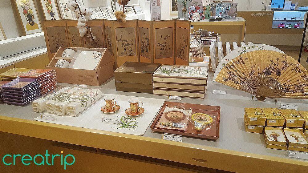 สถานที่ที่ควรเดินทางไปตามรถไฟใต้ดินสาย 4 (สายสีน้ำเงิน)~ เส้นทางการช็อปปิ้งยอดนิยมของคนเกาหลี!