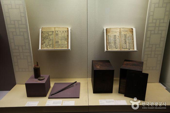 สถานที่ที่ควรเดินทางไปตามรถไฟใต้ดินสาย 4 (สายสีน้ำเงิน)~ เส้นทางการช็อปปิ้งยอดนิยมของคนเกาหลี!