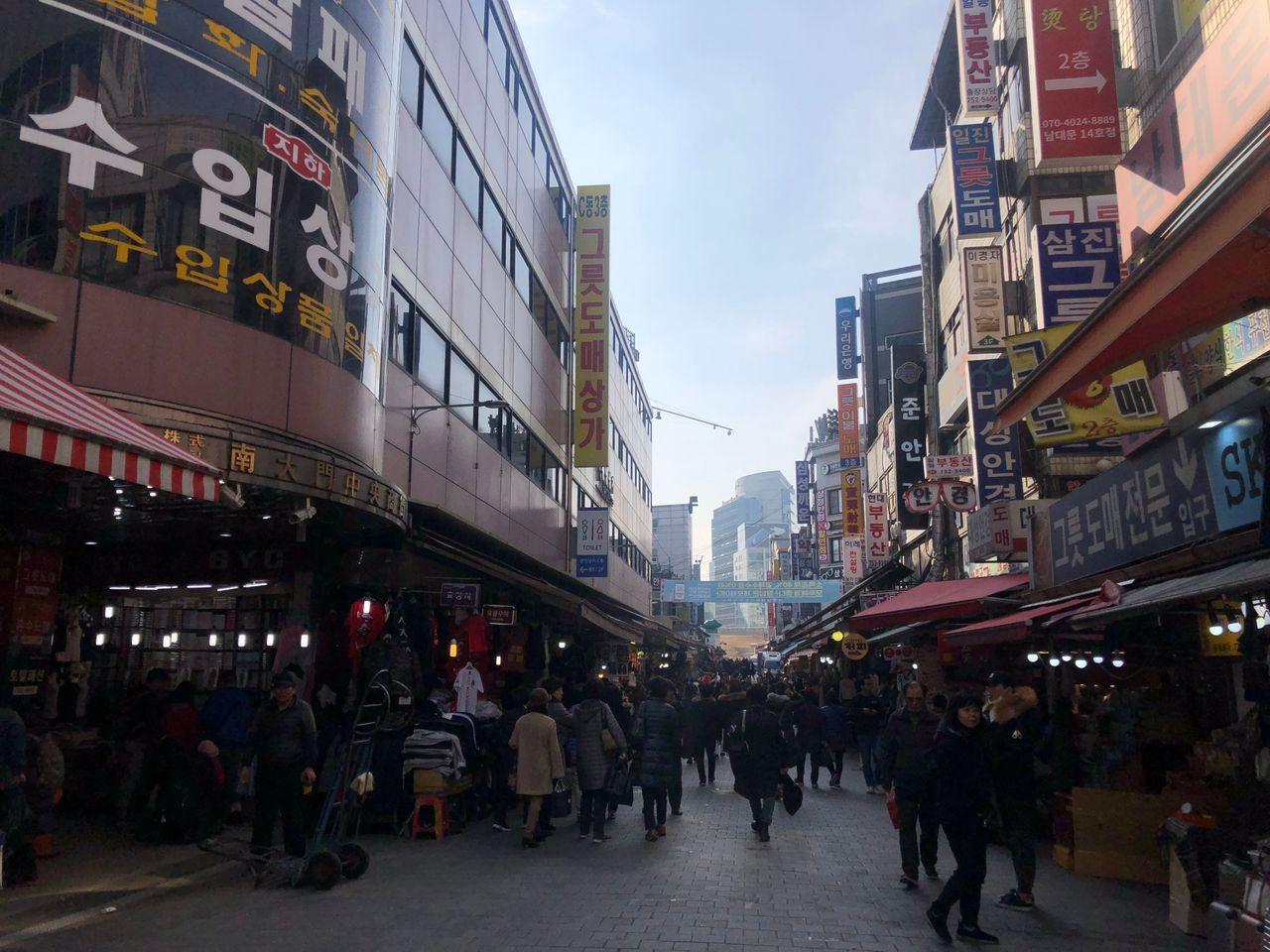 สถานที่ที่ควรเดินทางไปตามรถไฟใต้ดินสาย 4 (สายสีน้ำเงิน)~ เส้นทางการช็อปปิ้งยอดนิยมของคนเกาหลี!