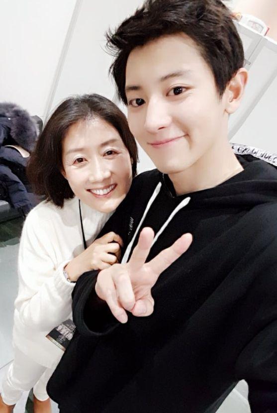 VivaPolo餐廳內部裝飾，燦烈的照片和家族經營的美食環境。