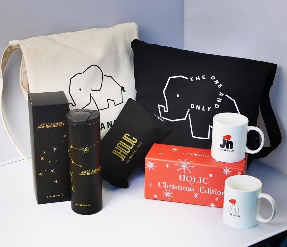 Cafe J Holic咖啡廳內部裝飾，JYJ金在中經營的舒適環境。