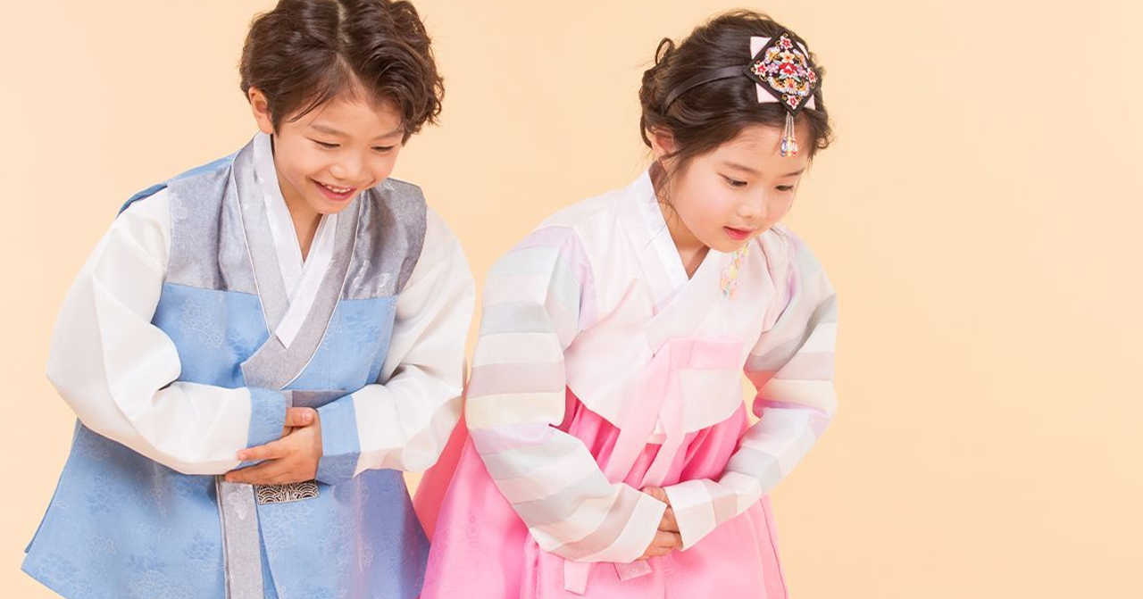 穿著韓服的小朋友，象徵傳統文化的繼承與祝節的豐富色彩，展現韓國文化的濃厚底藴。