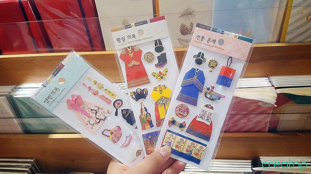 【Shopping in Korea】Enjoy Shopping and Food at Youngpoong Books & Kyobo Books at Gwanghwamun and Jongkak!