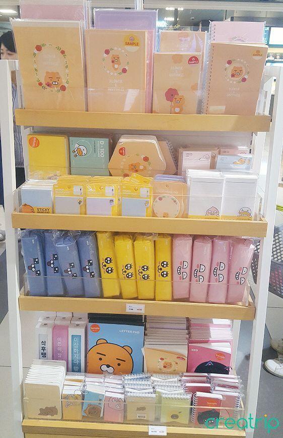 【Shopping in Korea】Enjoy Shopping and Food at Youngpoong Books & Kyobo Books at Gwanghwamun and Jongkak!