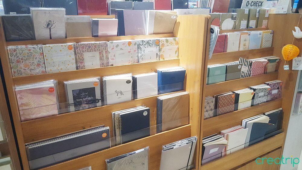 【Shopping in Korea】Enjoy Shopping and Food at Youngpoong Books & Kyobo Books at Gwanghwamun and Jongkak!