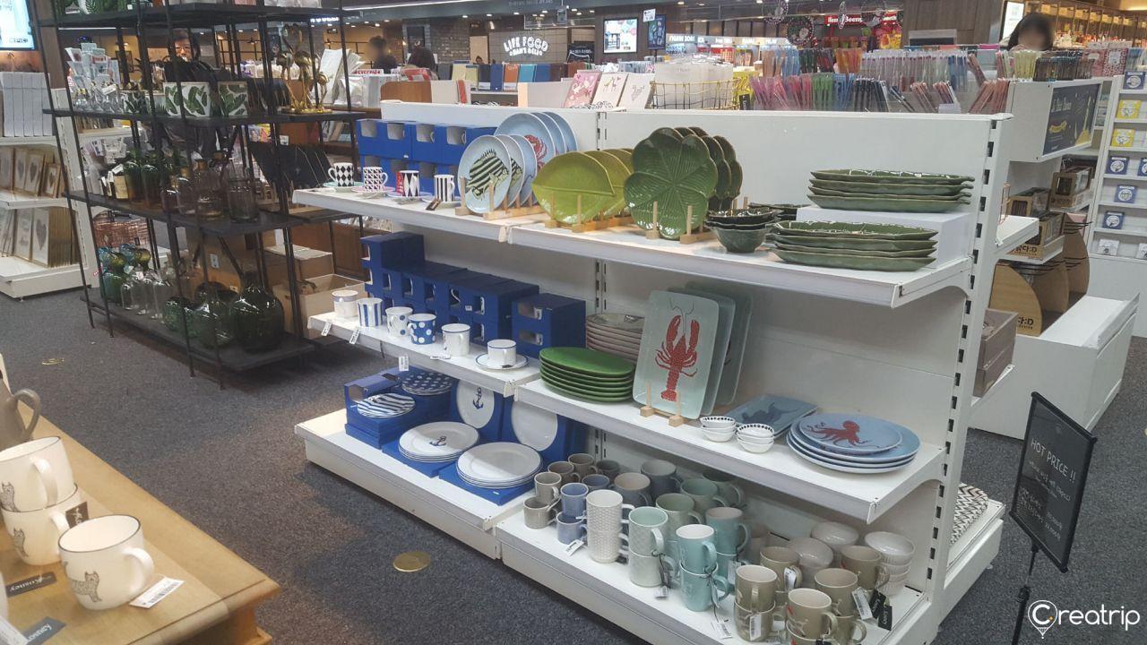 【Shopping in Korea】Enjoy Shopping and Food at Youngpoong Books & Kyobo Books at Gwanghwamun and Jongkak!