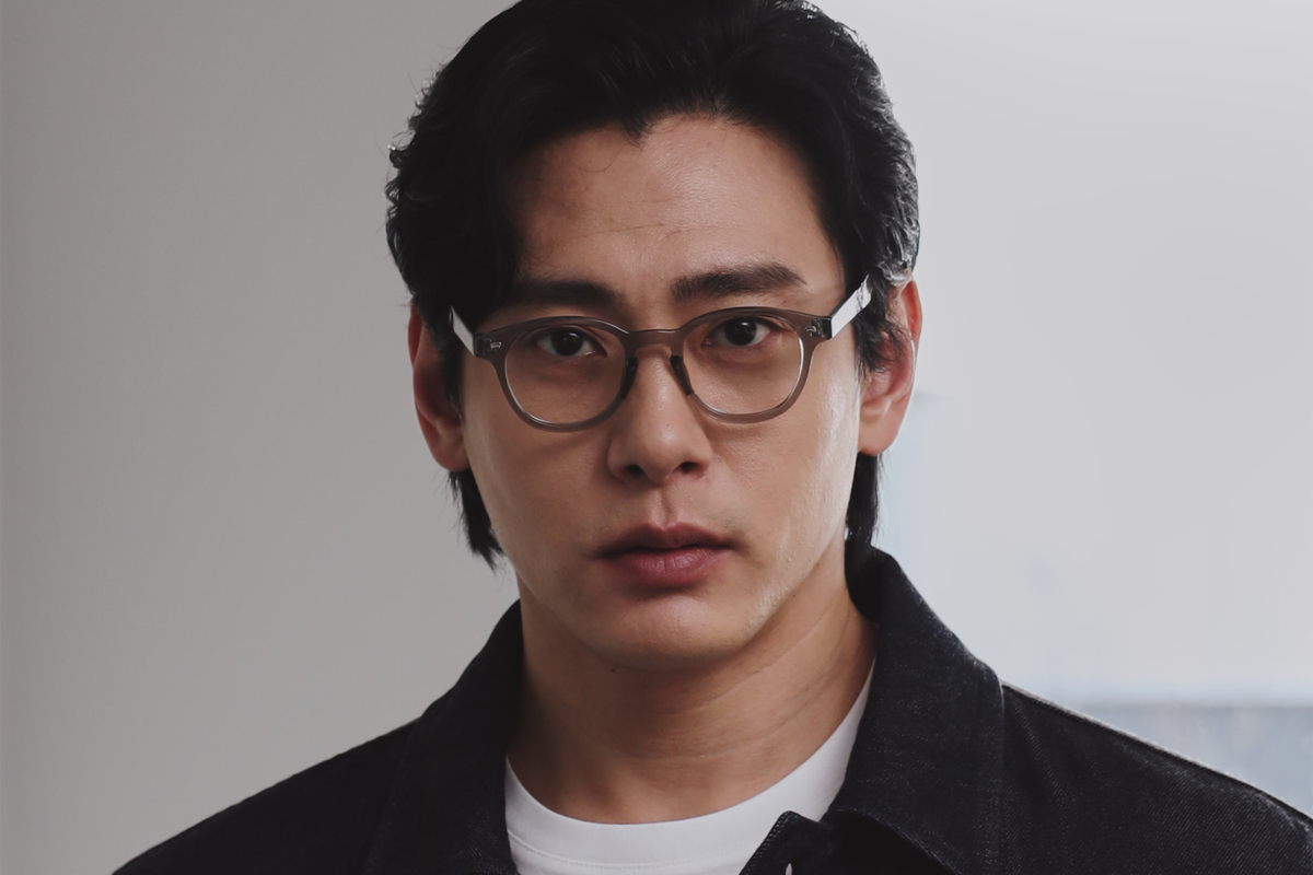 HANGLE EYEWEAR - Featuring minimalist designs catered to Korean men, this eyewear brand offers varied frame choices, enhancing facial features as shared in Creatrip