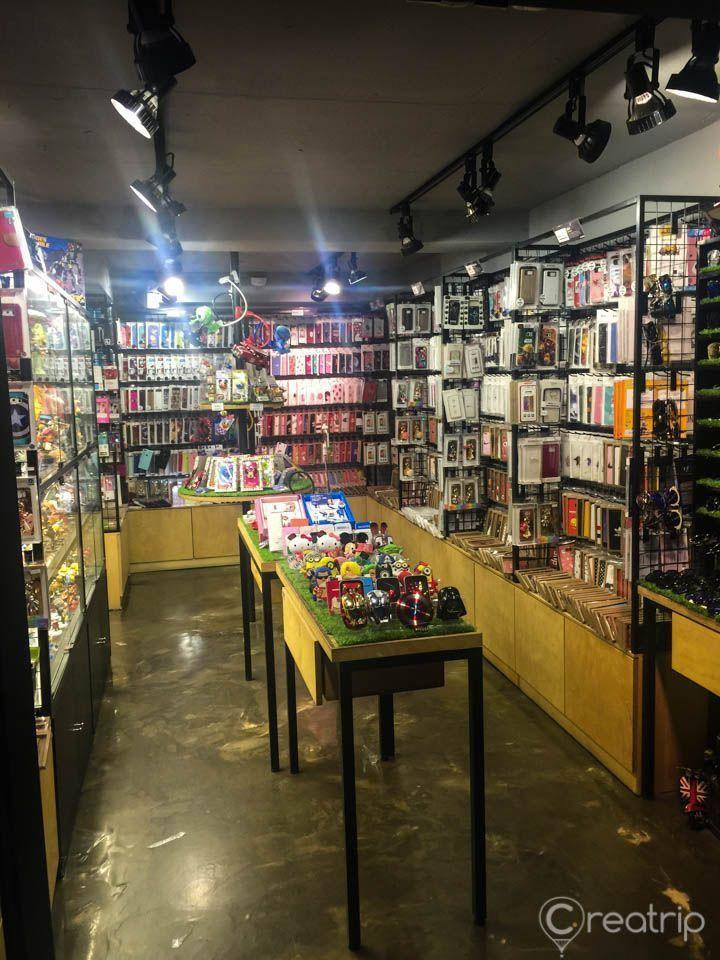 Innenaufnahme eines Ladens mit handgefertigten Accessoires in Itaewon, Seoul.