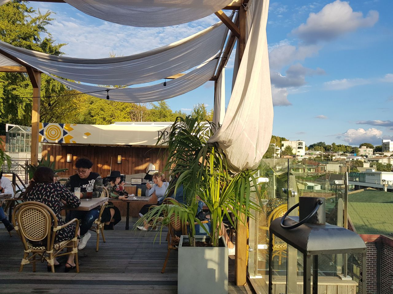 ソウル カフェ キョンリダンギル イテウォン ソウルイテウォン ソウルカフェ イテウォンカフェ 韓国ソウル ハンナム洞