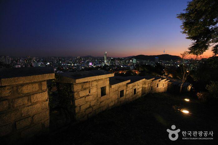 唔好淨係去N首爾塔啦!推薦10個首爾睇夜景場所、韓劇拍攝場地,搭地鐵就去到嘅首爾夜景攻略