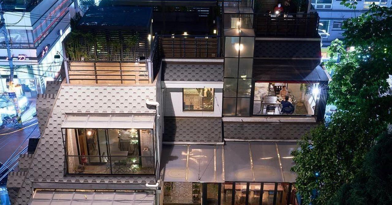 首爾的一家特色景觀餐廳，現代與傳統建築元素的完美融合。