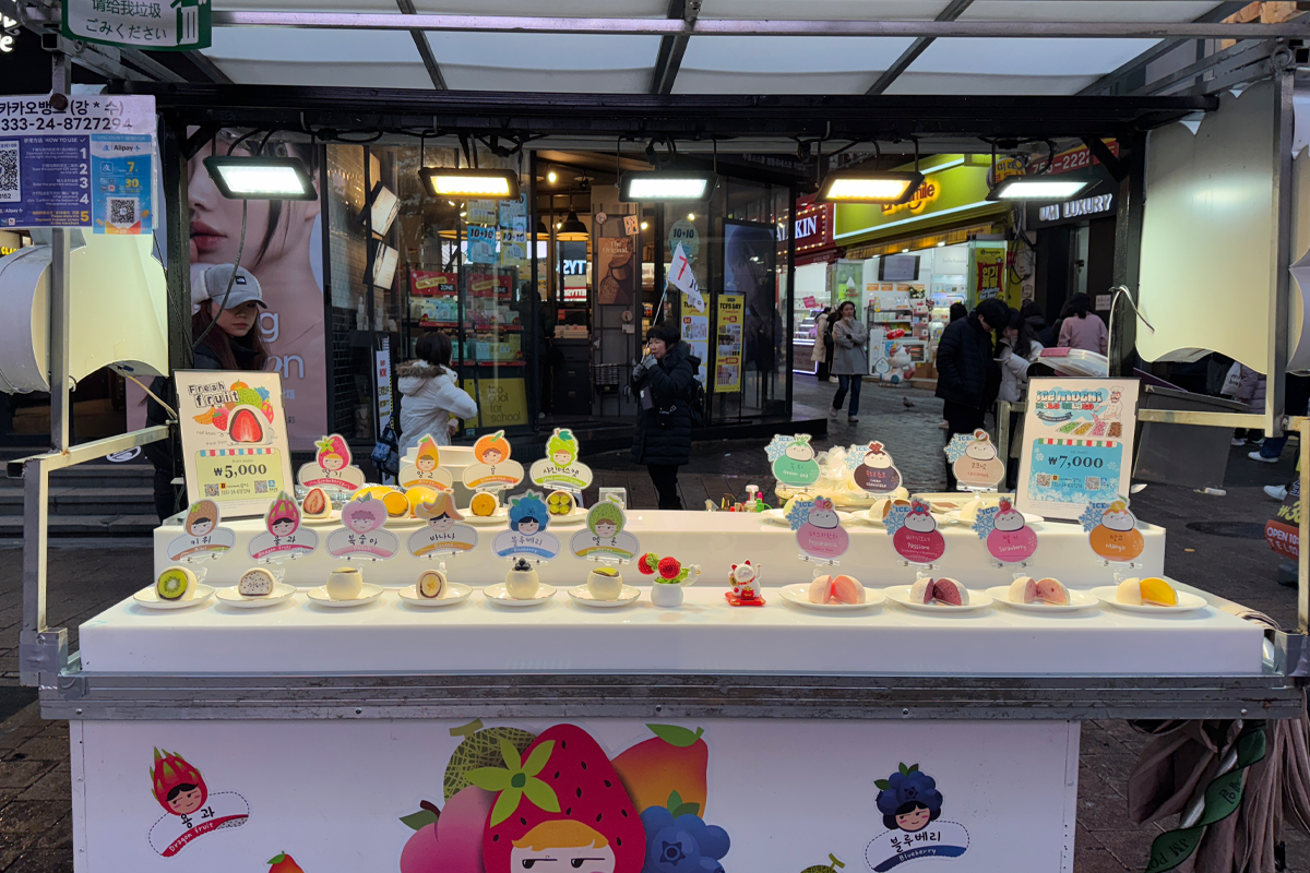 明洞水果糯米餈店，多種水果口味，冬季士多啤梨最受歡迎。