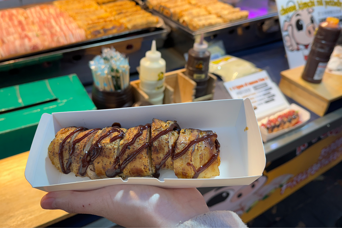 明洞芝士泡菜五花肉捲，可惜芝士分量少，味道普通。