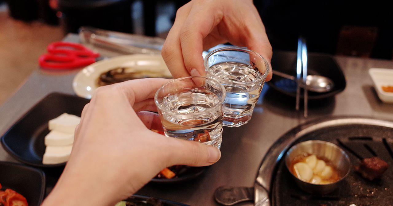 臺灣與韓國的飲食差異：展示不同的飲食習慣和文化的對比故事。