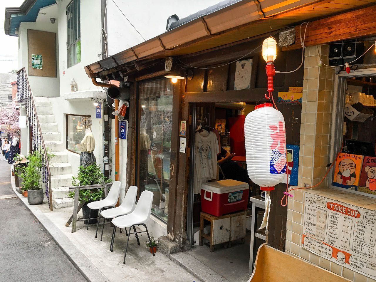 2025 Beautiful Cafes in Gyeongbok Palace, Seoul