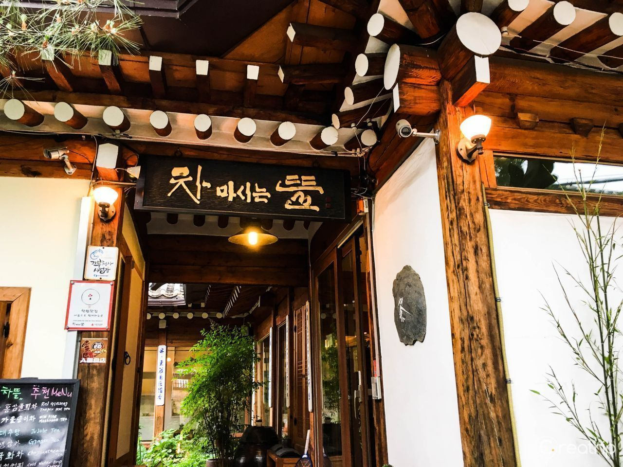 2025 Beautiful Cafes in Gyeongbok Palace, Seoul