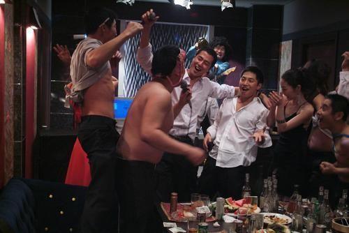 ผลสำรวจเผยผู้ชายเกาหลีซื้อบริการทางเพศมากกว่าหกครั้ง เรื่องราวน่าเศร้าที่นักแสดงสาวถึงกับฆ่าตัวตาย คนชราขายบริการและกฎที่ต้องจำยอม 